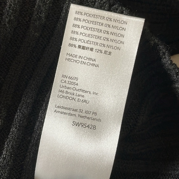 NWT: Anthropologie: Turtleneck Cut-out Shrug Set - Picture 9 of 9
